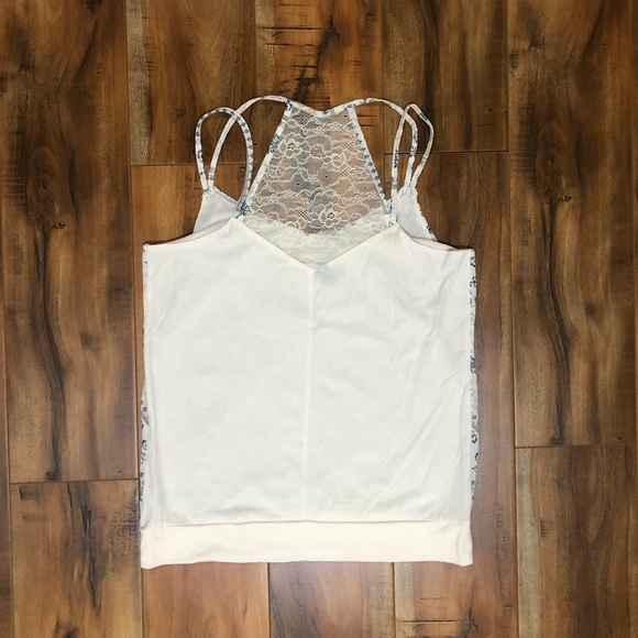 MAURICES | Cute Flowy Top - Picture 4 of 4